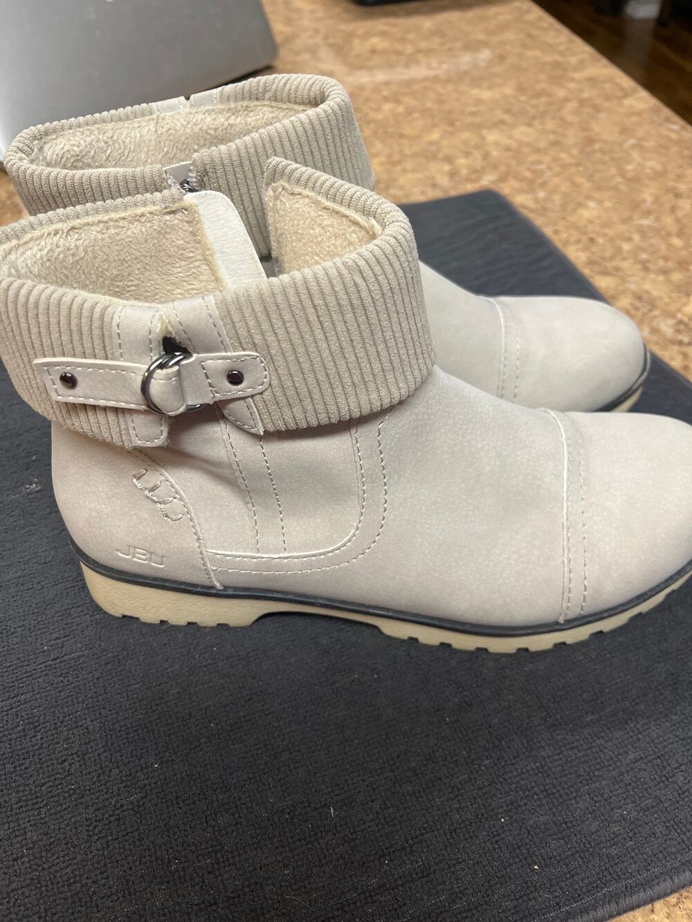 JBU women’s Karissa Encore water resistant round to boots size 9